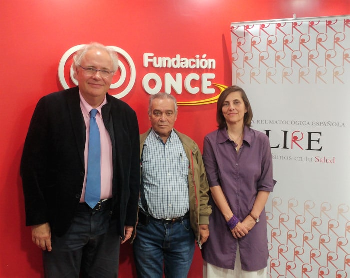 El Dr. Josep Vergés, Presidente de OAFI, D. Benito Martos Borrega, Presidente de la LIRE y la Dra. Loreto Carmona, Secretaria Técnica de la LIRE