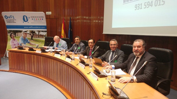 El Dr. Antonio García (IFTH), el Dr. José Luis Llisterri (SEMERGEN), José Luis Andreu (SER), Dr. Antonio Carrascosa (SETRADE) y el Dr. José Carlos Bastida (SEMG)