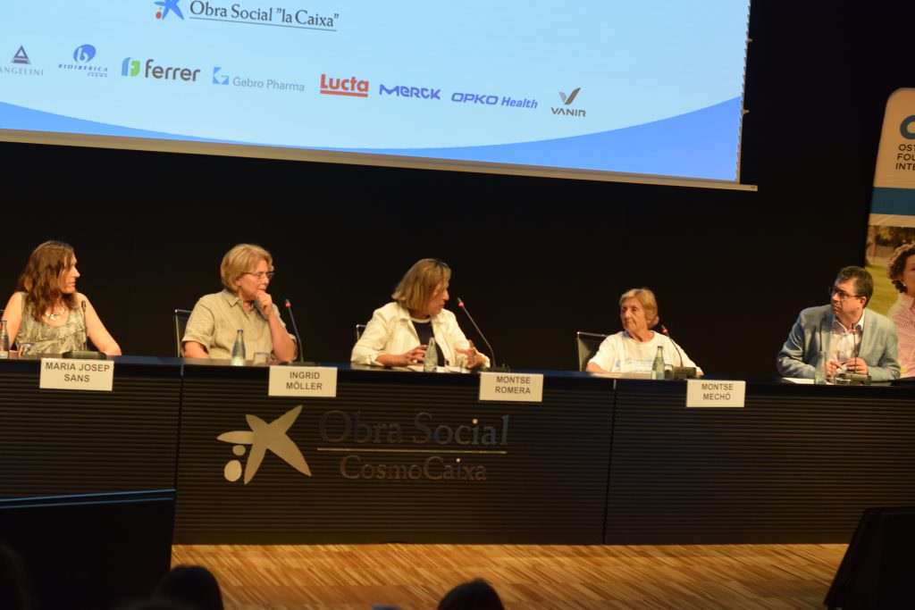 Mesa redonda sobre mujer ya artrosis con las epecialistas en reumatología, la Dra. Ingrid Möller y la Dra. Montse Romera y las pacientes y voluntarias de OAFI Maria Josep Sans y Montse Mechó